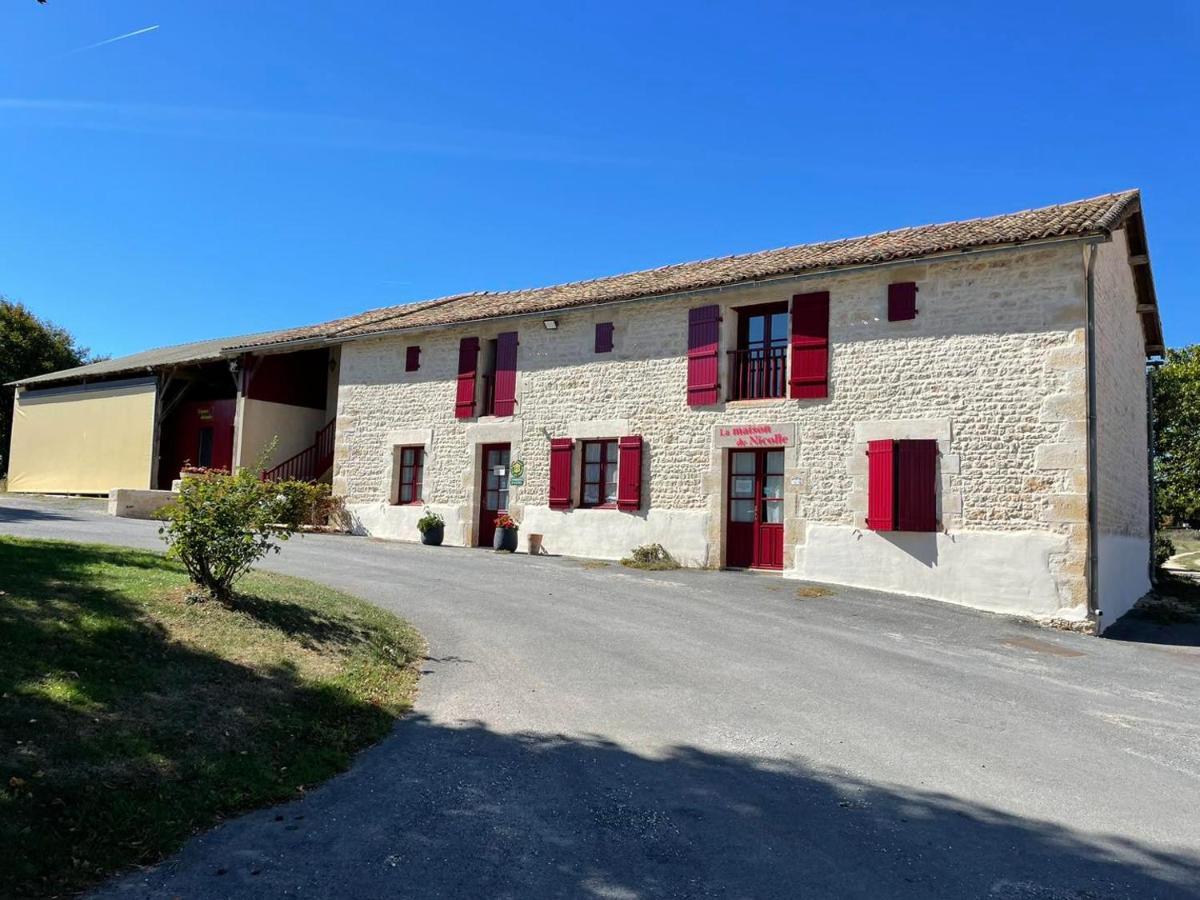 Chambres D'Hotes Du Puy D'Anche Sauzé-Vaussais Exteriör bild